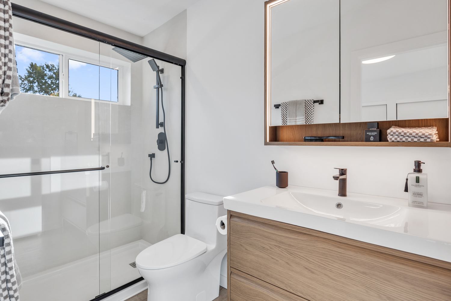 Sonora shower
